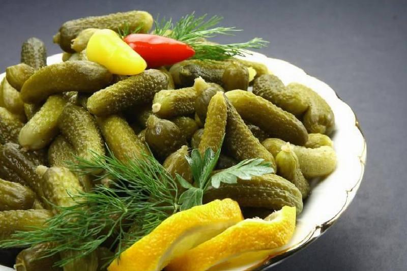 Kışa Hazır: Evde Salatalık Turşusu Yapımının Püf Noktaları ve Adımları