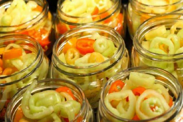 Kışa Hazır: Evde Salatalık Turşusu Yapımının Püf Noktaları ve Adımları