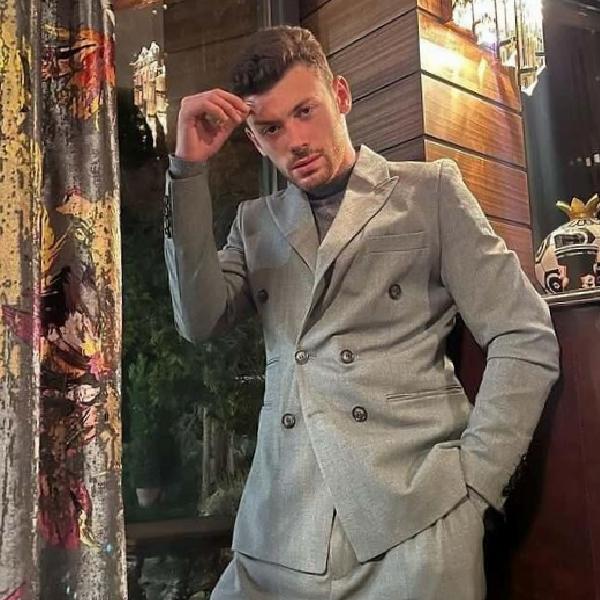 Kıvanç Tatlıtuğ'un Dublör Skandalı Sonrası Gündeme Gelen Kamera Arkası Olayı