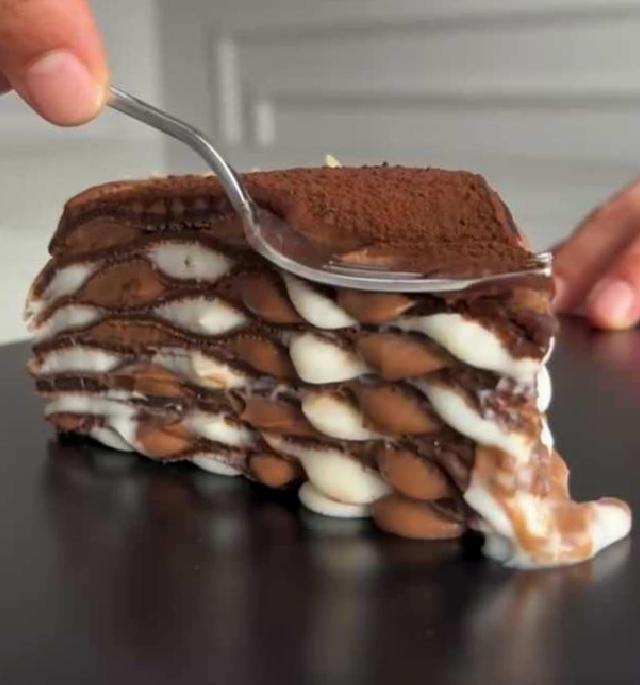 Krem Kat Kat: Kat Kat Krema ve Kakao Kreplerle Zarif Bir Tat