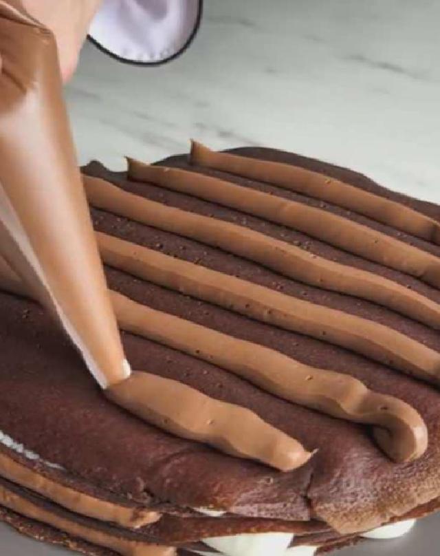 Krem Kat Kat: Kat Kat Krema ve Kakao Kreplerle Zarif Bir Tat