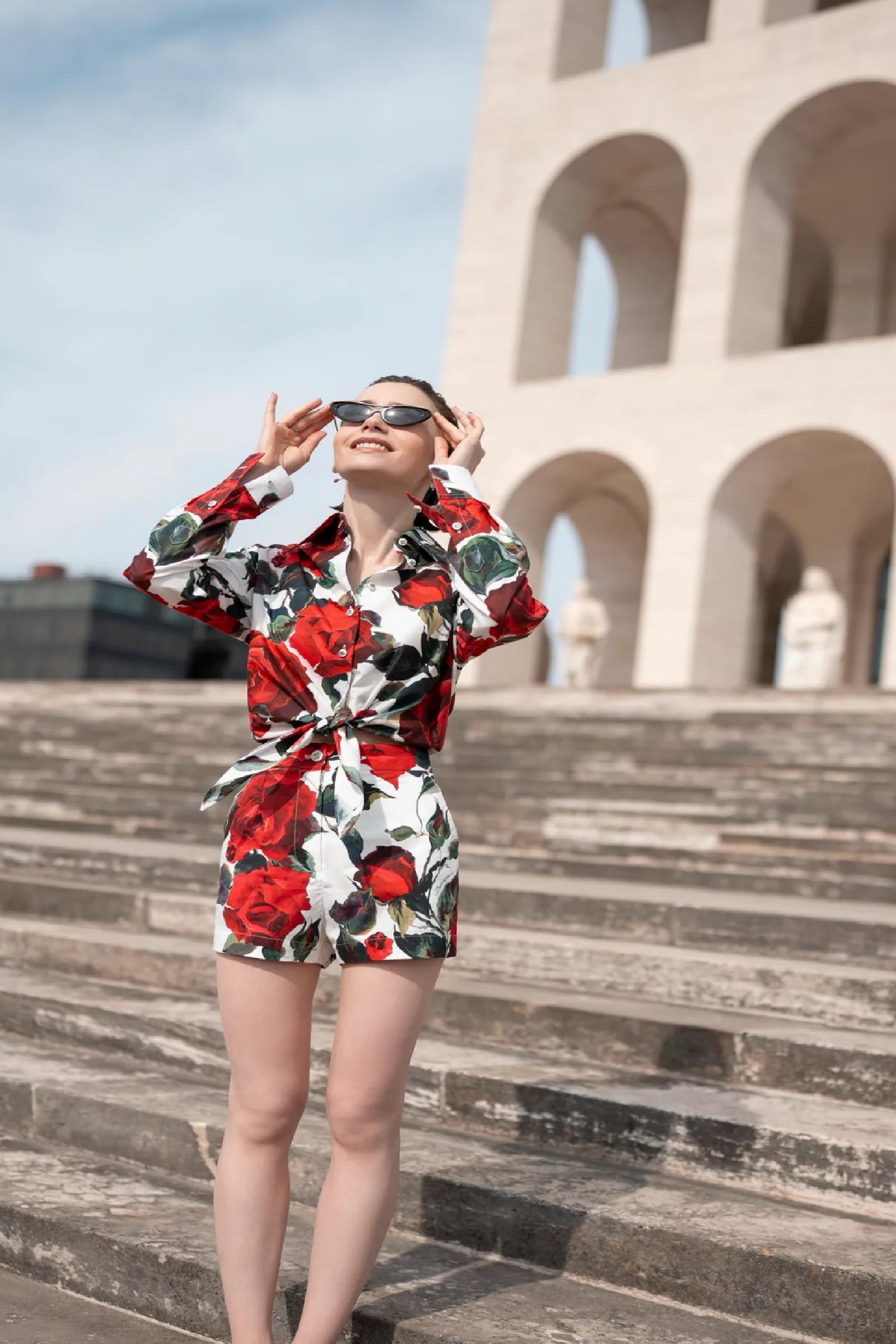 La Dolce Vita: Emily in Paris’in İtalyan İlhamıyla Şehir Sokaklarında Stil Yolculuğu
