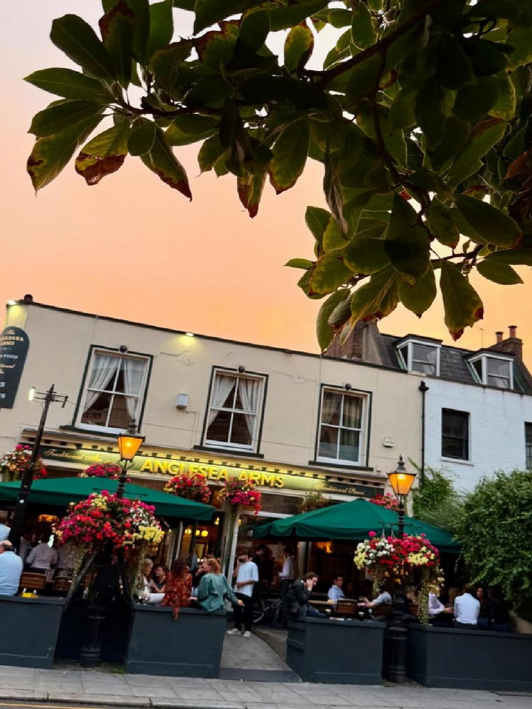 Londra’da Coldplay Öncesi ve Sonrası: Kahve Molası, Lezzet Durakları ve Kültürel Keşifler