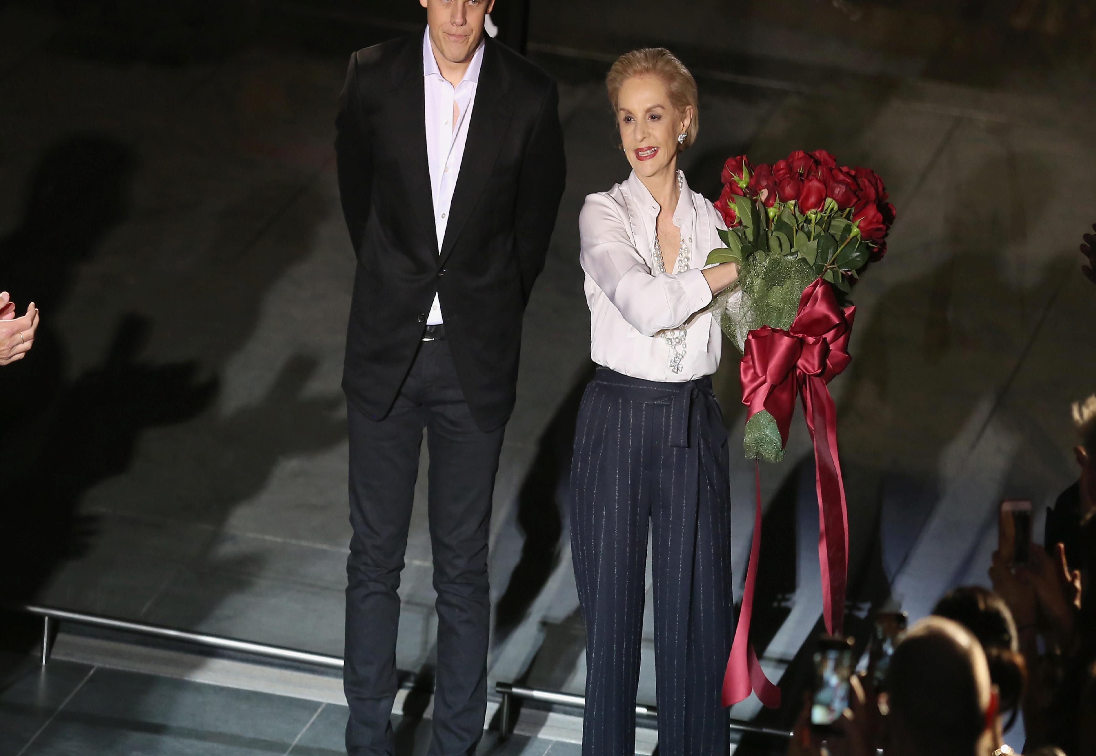 Madrid'de İlkbahar/Yaz 2026 Saçılan Işıltı: Carolina Herrera’nin Plaza Mayor Şovu