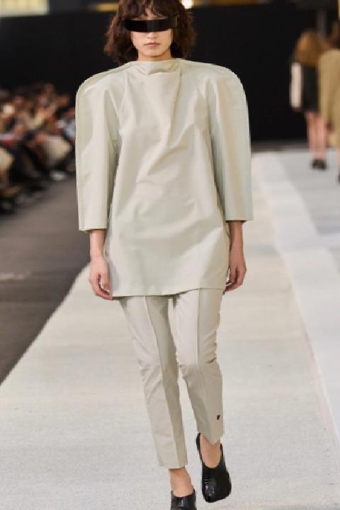 MM6 Maison Margiela: Via della Spiga’da Sokak Modasının Yeni Haliyle İlkbahar/Yaz 2026