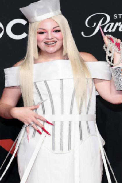 MTV Ödülleri Kırmızı Halı: Göz Alıcı Görünümler ve İlham Veren Detaylar