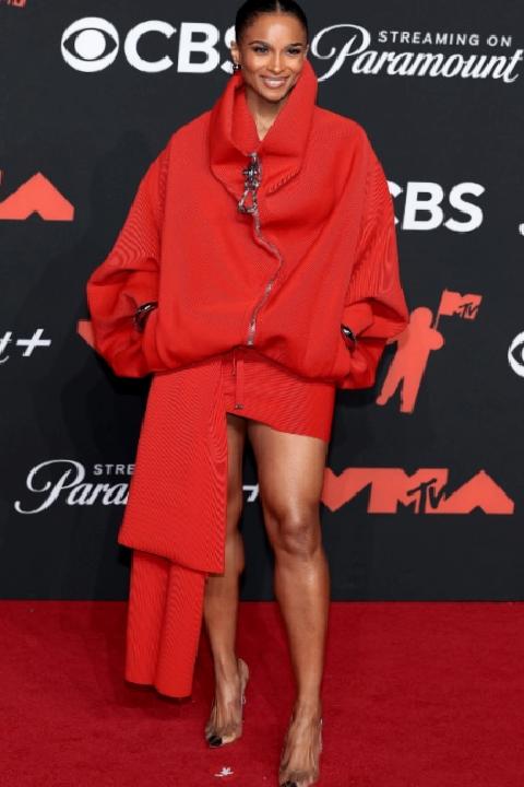 MTV VMAs 2025: Sahne Işıltısı ve Ödül Sahipleriyle Gecenin Özeti