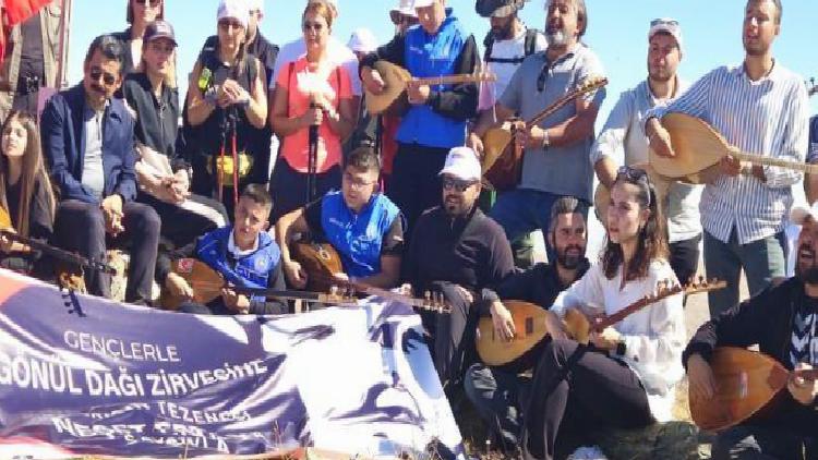 Neşet Ertaş'ın 13. Yılı: Gönül Dağı Zirvesinde Anma Töreni ve Anıların Dili