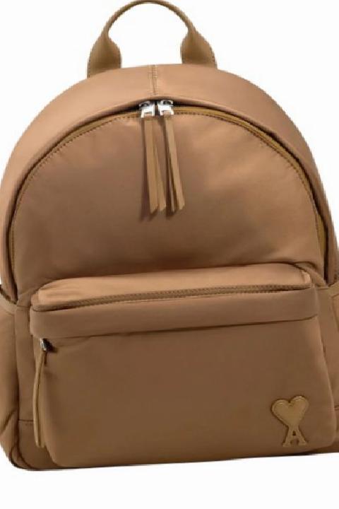 Okula Dönüş Şıklığı: Günlük Hayata Uyum Sağlayan Sırt Çantası Trendleri 2024