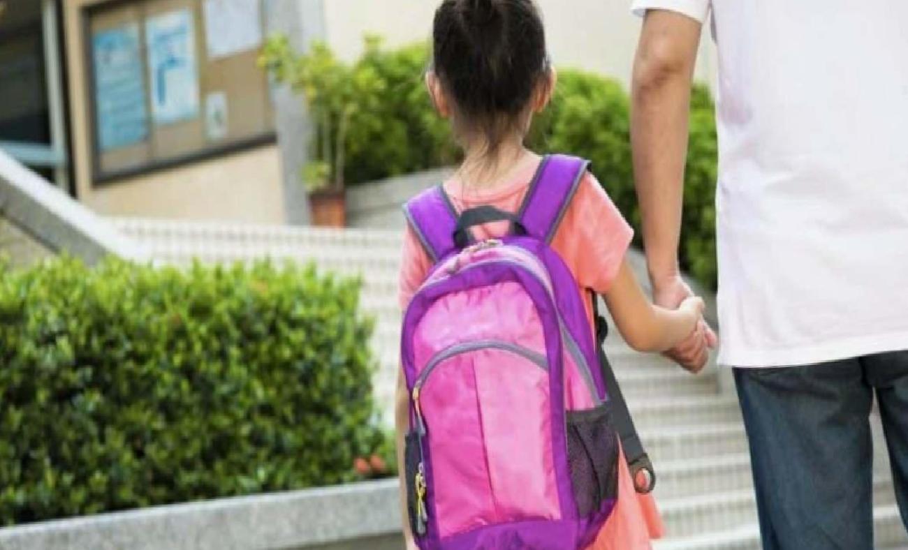 Okula Dönüşte Ailelere Duygusal Rehber: Çocuğun Kaygısını Anlamak ve Güvende Hissettirmek