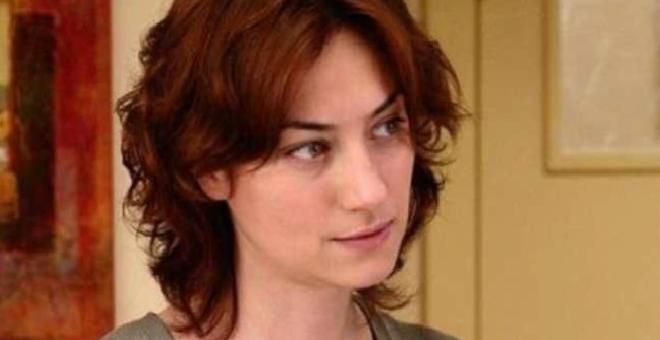 Sanem Çelik’in Yeni İmajı: Akıllar Karışıyor, Doğallık Işıldıyor