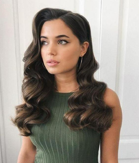 Sonbahar Saç Trendleri 2025: Renkler, Tonlar ve Retro Hacimlerle Yeniden Doğuş