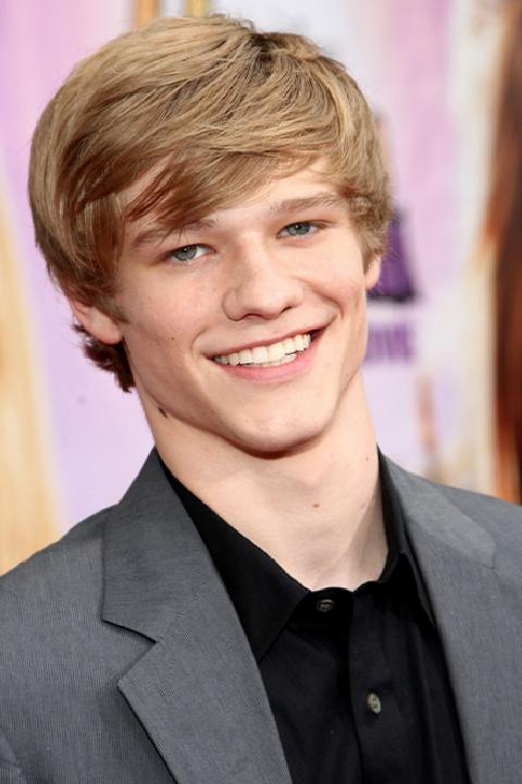 Taylor Swift’in Aşk Hikayesi: Şarkılara Dökülen Dönemler