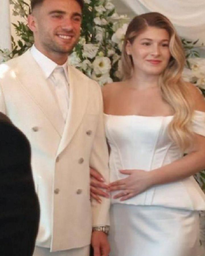 Tuğçe Alaca ile Nişan Sevinci: Yunus Akgün’ün Sade Töreni ve Tebrik Yağmuru