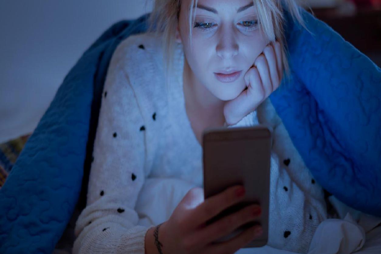 Uyku Öncesi Alışkanlıkları Değiştirerek Beyin ve Cilt Sağlığını Korumanın Yolu