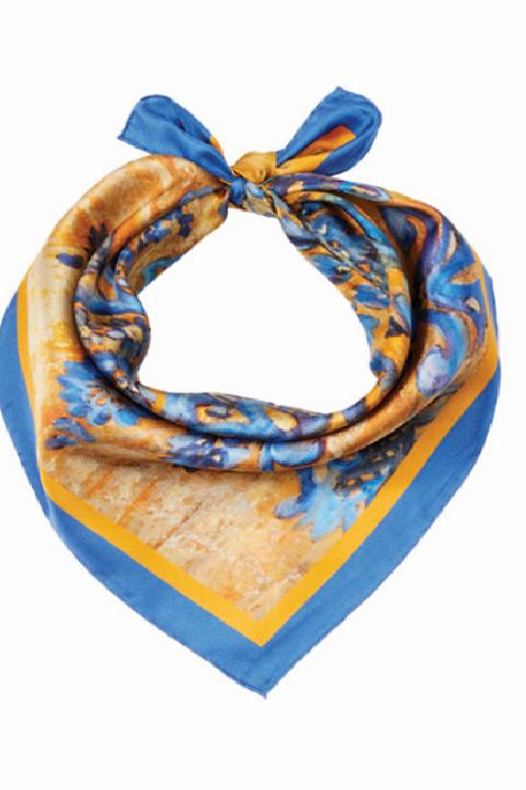 Yaz Koleksiyonlarında Işıltılı Yolculuklar: Stil ve Sanatın Buluşması