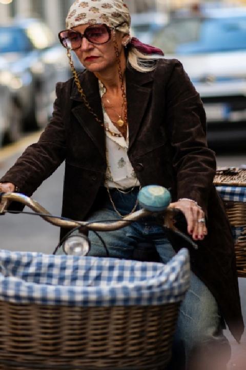 2025 Sonbahar Takı Trendleri: Minimalizmin Ötesinde Karakterli Parçalar