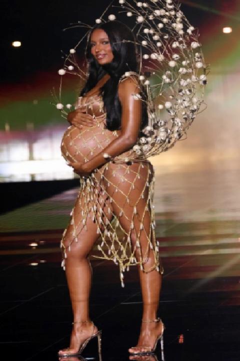 2025 Victoria’s Secret Defilesinde Yeniden Tanımlanan Güzellik ve Kapsayıcılık