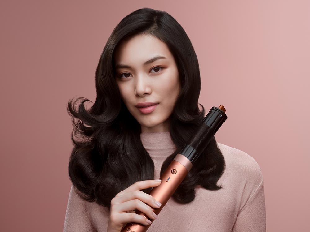 Amber Silk ile Yılın Rüzgârı: Dyson Güzellik Teknolojilerinde Işıltılı CMF Uyumları