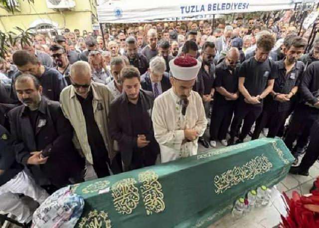 Arabesk müziğin güçlü sesi Güllü hayatını kaybetti