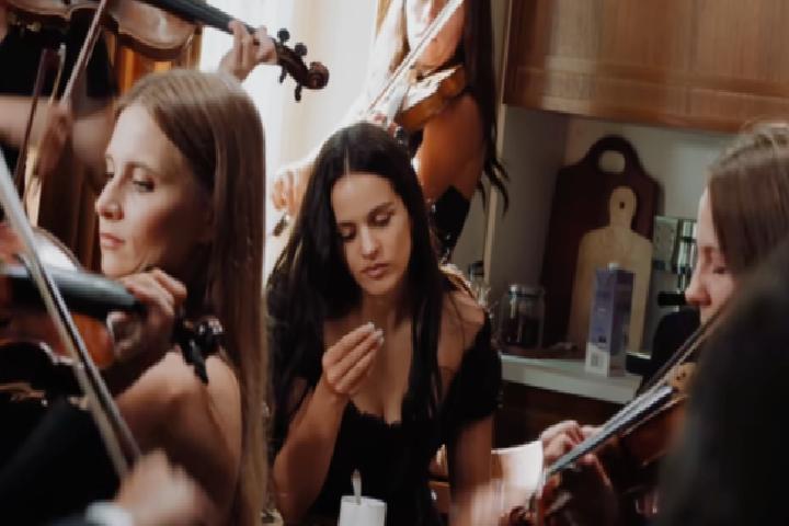 Berghain: Rosalía’nın Moda ve Müzik Dünyasında Yeni Bir Başlangıç