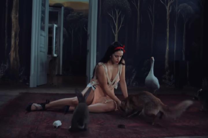 Berghain: Rosalía’nın Moda ve Müzik Dünyasında Yeni Bir Başlangıç