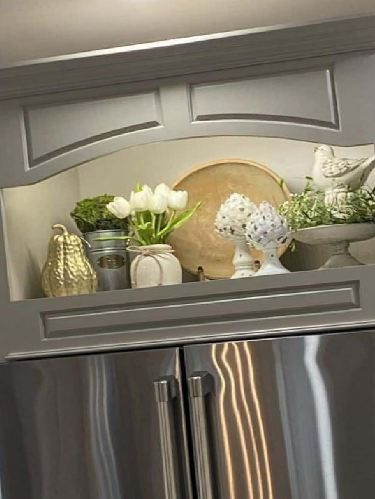 Buzdolabı Üstündeki Boşlukları Mutlu ve İşlevsel Depolama Alanına Dönüştürün