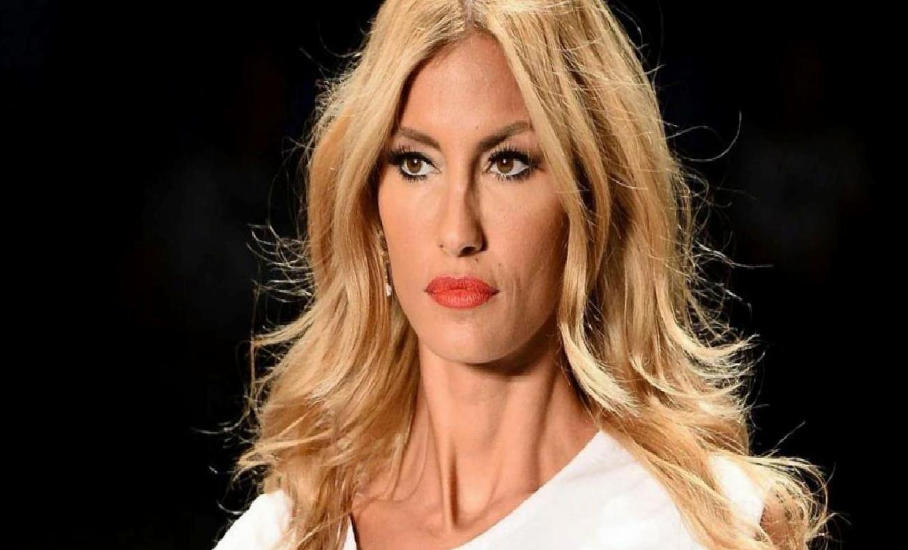 Çağla Şıkel'in İstanbul Boğazı'nda Sörf Hayali Gerçekleşti