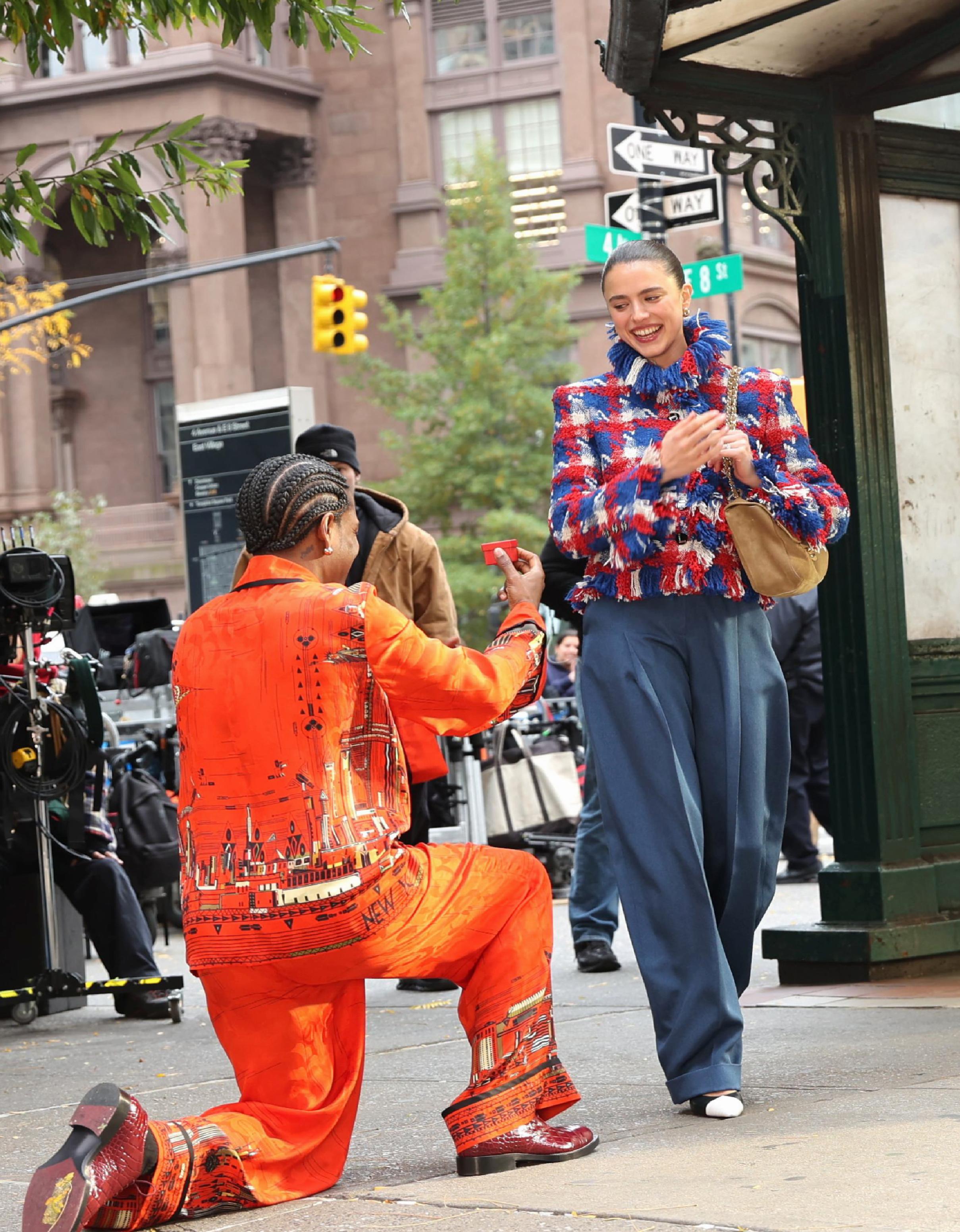 Chanel’in New York Hikayesinin İlk Kareleri: A$AP Rocky ve Margaret Qualley ile Sıradışı Bir Teklifi Anlatıyor