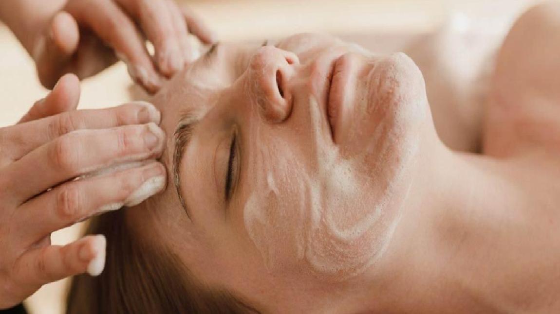 CiltTutumu: Hassas Ciltler İçin Tehlikeli Olarak Nitelendirilen Ürünlere Dikkat