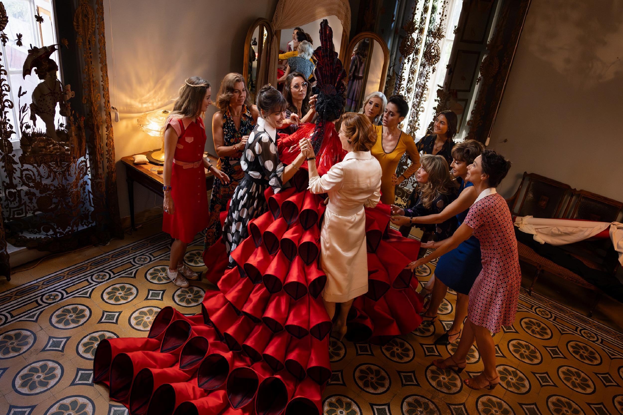 Diamantiyle Zamanda Dokunan Doku: Özpetek’in Elmasları ve Giysilerin Hikayesi