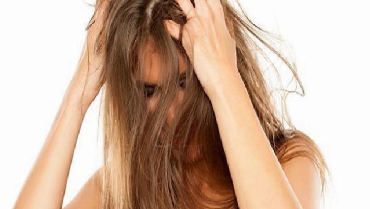 Doğal Saç Spreyi: Su, Aloe Vera ve Yağlarla Kolay Hazırlanan Nemlendirme Karışımı