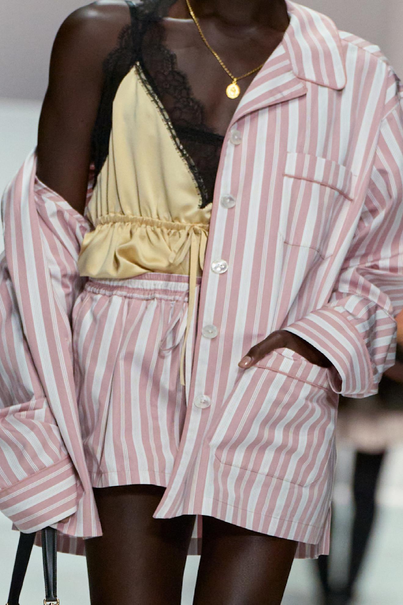 Ev Şıklığını Pijama ile Yükselten Koleksiyon: Konfor ve Stil Bir Arada