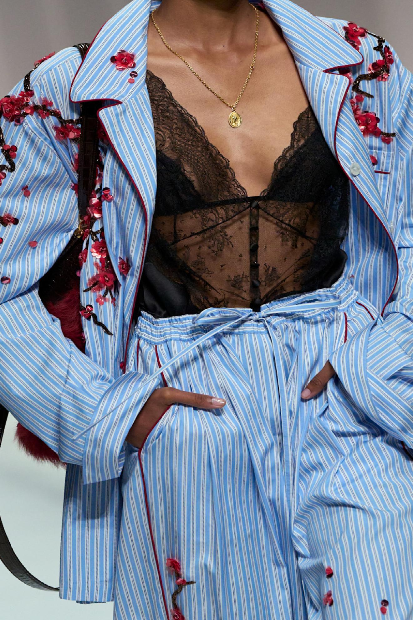 Ev Şıklığını Pijama ile Yükselten Koleksiyon: Konfor ve Stil Bir Arada