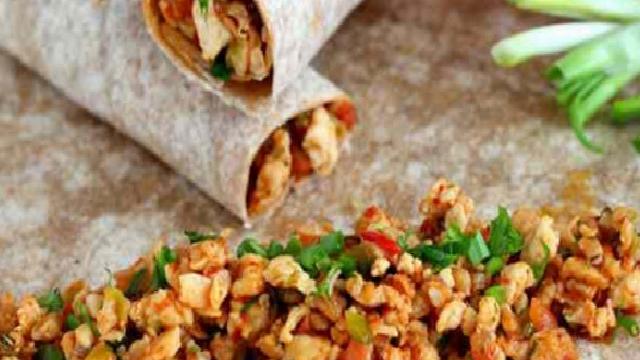 Evde Pratik ve Lezzetli Tavuk Kokoreç Tarifi: Sokak Lezzetini Evde Yakala