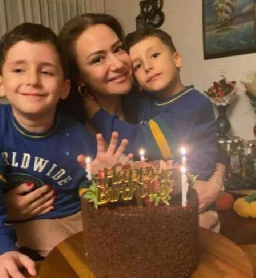 Ezgi Sertel’in 44. Yaşı: Aile ve Dostlarla Dolu Bir Kutlama