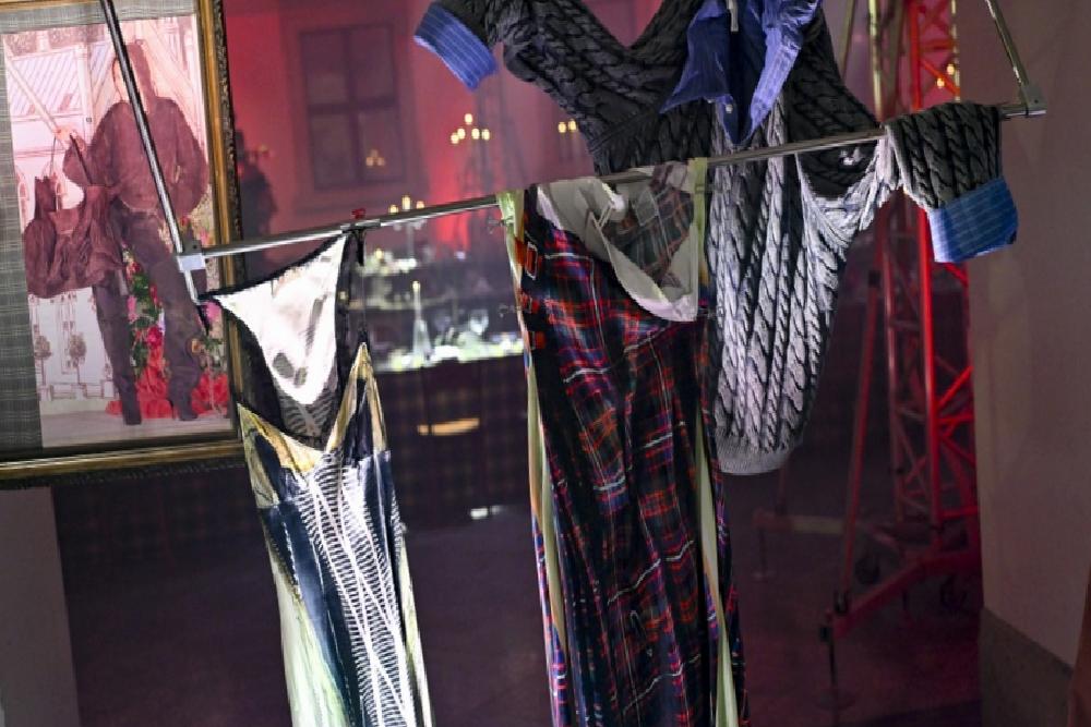 Glenn Martens H&M İşbirliği: Varşova’daki Davet ve Deneyim Tasarımı