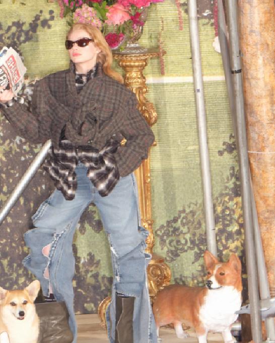 Glenn Martens ile H&M İşbirliğinin Şehirli ve Çok Yönlü Tasarım Yolculuğu