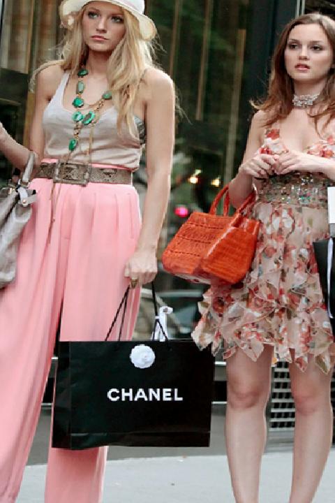 Gossip Girl: Moda İkonlarının Zamanı Aşan İlhamı ve Güncel Yansımaları