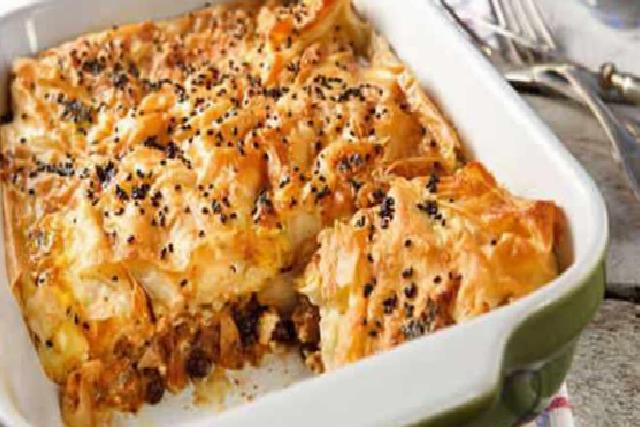 Günün Her Anına Uygun, Pratik Soğanlı Börek Tarifi – Kolay Hamur ve Lezzetli İç Harcı