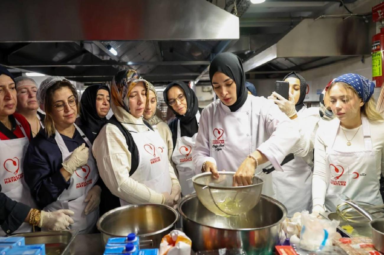 İyilikle Pişen Hayatlar: Depremzede Kadınlar İçin İki Günlük Şef Destekli Yemek Atölyesi