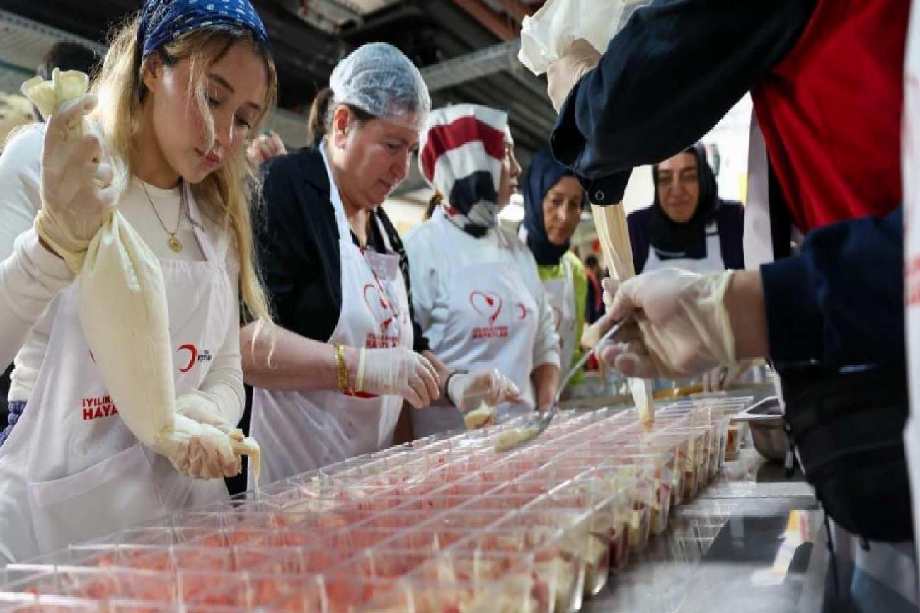 İyilikle Pişen Hayatlar: Depremzede Kadınlar İçin İki Günlük Şef Destekli Yemek Atölyesi