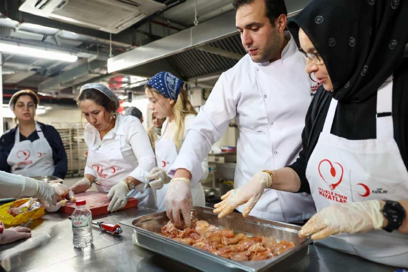 İyilikle Pişen Hayatlar: Depremzede Kadınlar İçin İki Günlük Şef Destekli Yemek Atölyesi