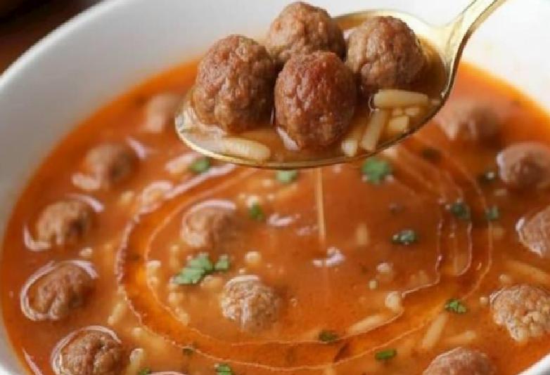 Köfteli Şehriye Çorbası: Pratik ve Doyurucu Bir Kış Favorisi