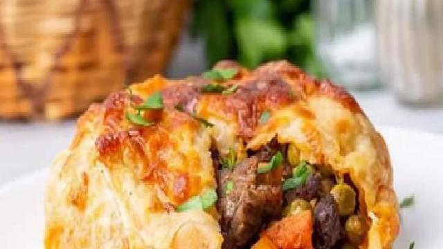 Manisa Bohça Kebabı: İnce Krepler ve Zengin Et Harcıyla Geleneksel Lezzetin Özeti