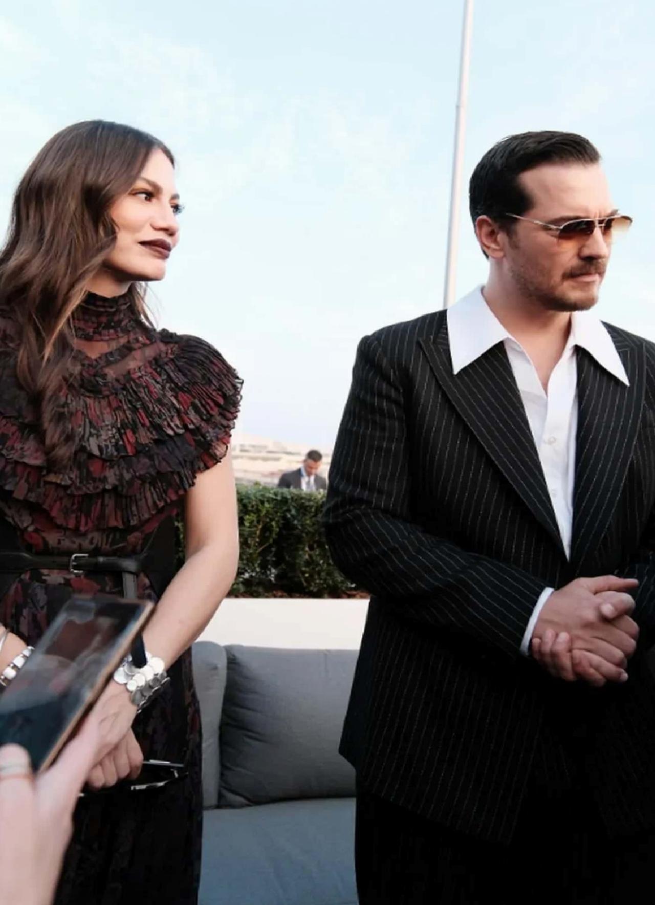 MIPCOM 2025'te Eşref Rüya ve Başrol Oyuncuları Yıldızlar Karmasıyla Gündemde