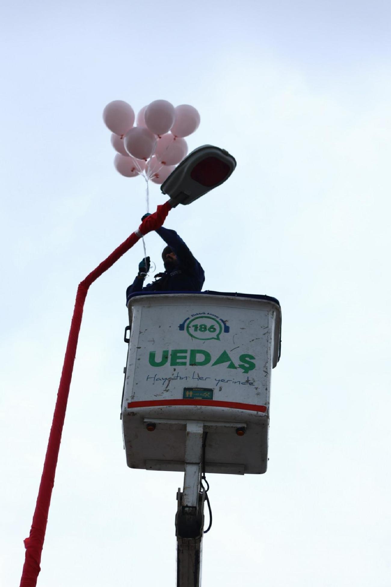 Pembe Lambalar Projesiyle Meme Kanseri Farkındalığı: UEDAŞ’tan Erken Teşhise Yönelik Vurgu