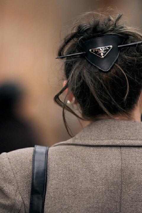 Sokak Modasında Işıltılı Saç Aksesuarları: Kişiselleştirilmiş Stil Rehberi