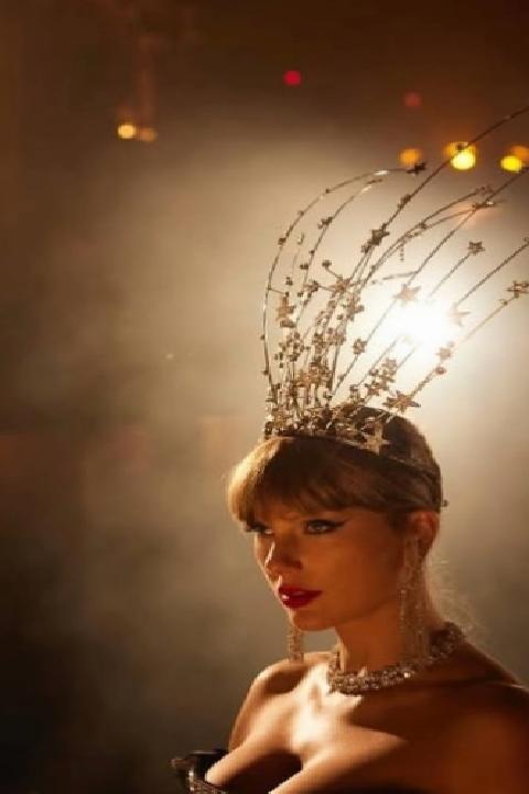 The Life of a Showgirl: Taylor Swift'in Yeni Yolculuğu ve Clinik Detaylar