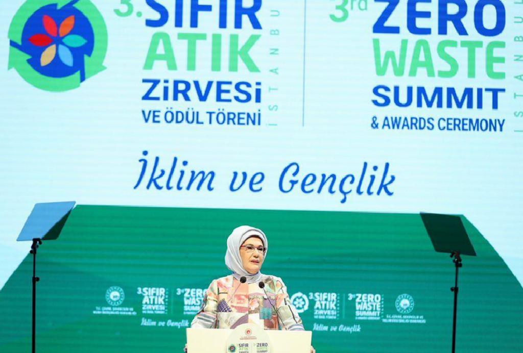 İstanbul'da, Sıfır Atık Vakfı tarafından düzenlenen ve 17-19 Ekim tarihleri arasında gerçekleşecek olan uluslararası forum, İnsan, Mekan, Dönüşüm temasını merkezine alıyor ve dünyayı ortak çözümler için bir araya getiriyor.